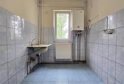Etaj 2 - Mircea cel Batran, 2 camere, liber - 2