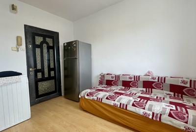 Garsonieră decomandată în Rogerius