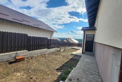 Casa individuala,4 camere,2 bai,110 mp utili,500 mp teren,20 mp Beci, Miroslava - 13