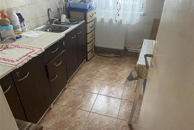 Apartament 3 camere , zona Cartier Gara , et 3 4 , 60 mp , centrala termica , li - 9