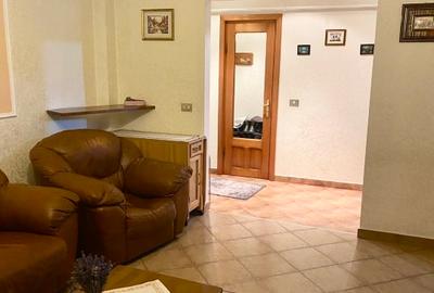 Apartament 3 camere, 2 băi, ultracentral-Primărie, decomandat, 85 mp+boxă 12 mp - 3