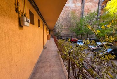 De vânzare apartament cu 2 camere, pe strada Horea - 10