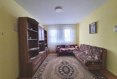 Apartament cu 2 camere semidecomandat, mobilat în Energiei