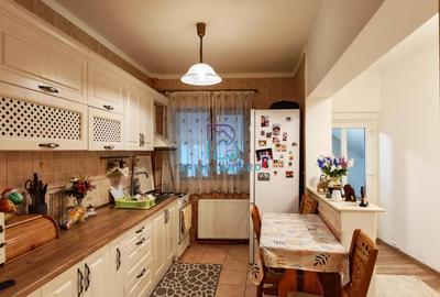 Bucurestii Noi, bd. 16 Februarie, imobil P+E, Parter, sup. 56mp, curte - 4