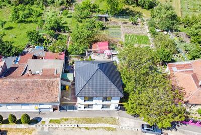 De vanzare casa complet renovata, cu gradina si pomi fructiferi - 4