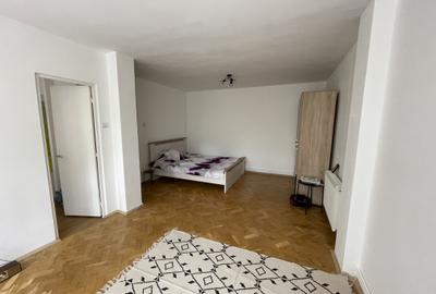 Apartament spațios cu o camera zona Poli 2, Central