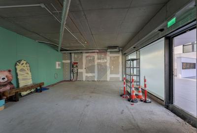 Spatiu ideal showroom/cafenea | vitrine + terasa - 7