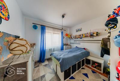 Apartament 4 camere, langa campusul UVVG, decomandat, etaj 3, comision 0% - 8