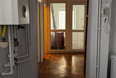 Stefan cel Mare 3min. metrou, Str. Tunari, 3 camere, et.1/P+1, centrala proprie - 12