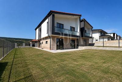 Duplex cu 5 camere în Chinteni