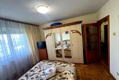 Cornisa - apartament 2 camere decomandate - bucatarie mare - hol mare patret - 5