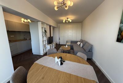 Apartament cu 2 camere semidecomandat, mobilat în Central