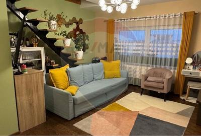 Apartament cu 3 camere decomandat, mobilat în Șelimbăr