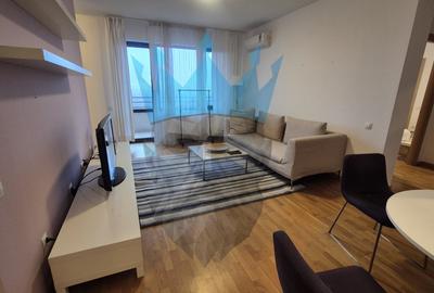 Apartament cu 3 camere semidecomandat, mobilat în Băneasa