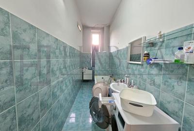 Casa cu 8 camere, dispusa pe doua nivele, Parcul Central - 18