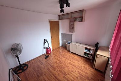 Lujerului langa metrou doua camere et 4/10 decomandat mobilat utilat liber - 4