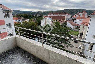 Apartament 3 camere de inchiriat - zona COROANA DE AUR - 13