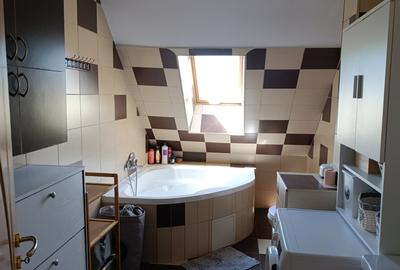Apartament 3 camere, pe 2 nivele, 80 mp utili, parcare, Porii Floresti - 10