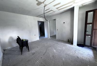 Vanzare casa P+M in Sendreni( in spatele Primariei), pret 99 000 euro - 21