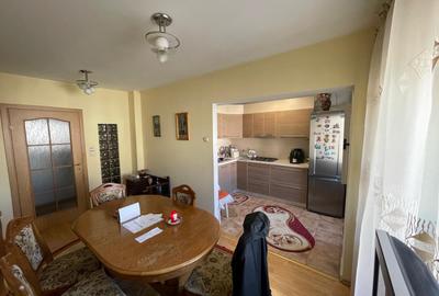 Apartament cu 3 camere, doua bai, doua balcoane, Lidl Galata