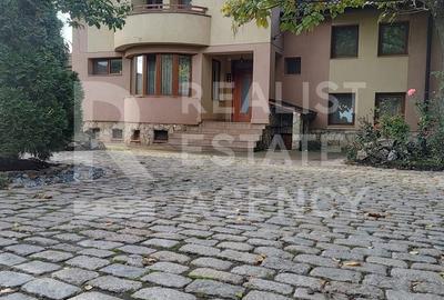 Vilă individuală 430 mp utili, teren 2.000 mp, Iași - 1