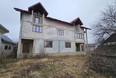Casă / Vilă cu 12 camere, teren intravilan de 2869mp în Siminicea, SV - 3