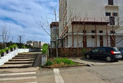 De închiriat clădire comercială și curte interioara - 12