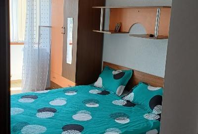 Închiriez apartament 3 camere - 1