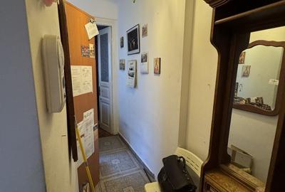 De Vanzare Apartament 2 camere zona Armeneasca sect.2 - 3
