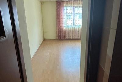 Apartament 3 camere S4 str Savinesti - 18