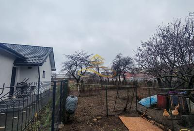 Vand casa batraneasca + Teren –zona REPUBLICII, Bacau, comision 0 - 7