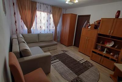 Apartament 2 camere, etaj 3, zona Nord,centrala proprie