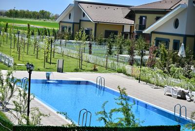 VILE P+M, 5 camere+Teren 300 mp.zona Otopeni, COMPLEX CU PISCINA-COMISION 0% - 45