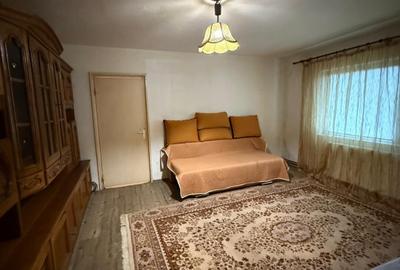 Apartament cu 2 camere semidecomandat, mobilat în 1 Mai