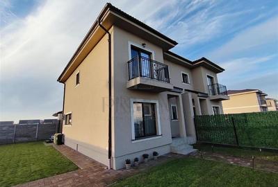 Duplex cu 5 camere în Moșnița Nouă
