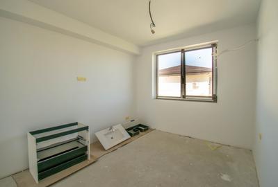 Vila alipita,finalizata, impecabil executata, teren 350mp, preechipare AC - 15