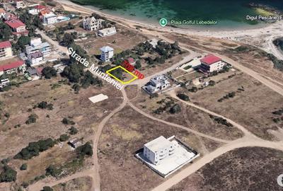 Vând teren intravilan construibil 708 mp - 2