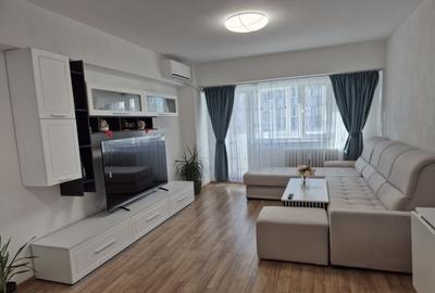 Apartament cu 3 camere decomandat, mobilat în Victoriei