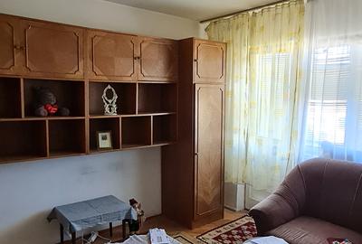 Vand apartament 2 camere