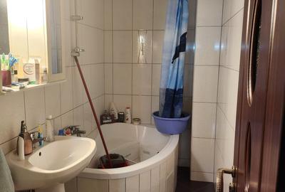 Drumul Sarii Al. Botorani 3 Camere Decomandat bloc 1989 et. 3, 76mp - 12