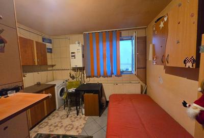 Apartament cu 2 camere decomandat, mobilat în Titan