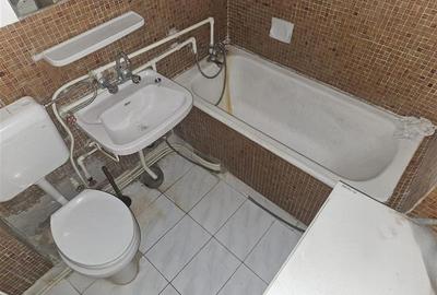 Buhusi - 3 camere  - etaj 3 - 8