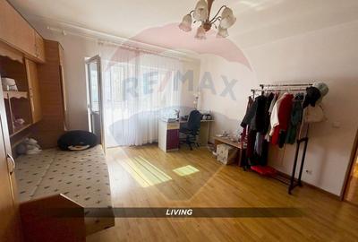 Apartament de închiriat - Petru Rareș - - 5