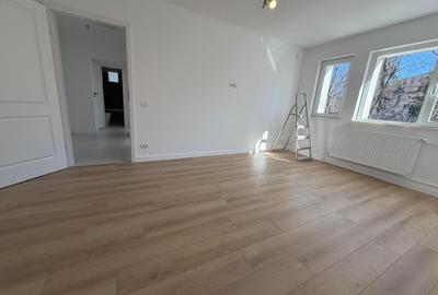 Titan, parcul Titanii, pe Zavideni, 10 minute metrou, renovat complet, bloc 4 et - 15