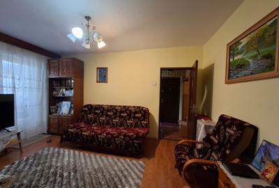 Zona Orizont-3 camere/ etaj 2/ mobilat/ centrala/ beci/aer conditionat/izolat - 2