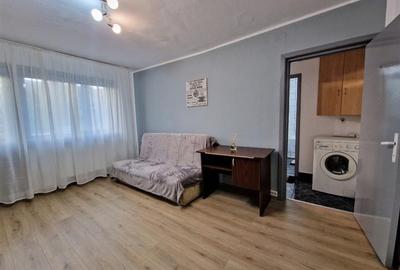 Apartament cu 2 camere semidecomandat, mobilat în Girocului