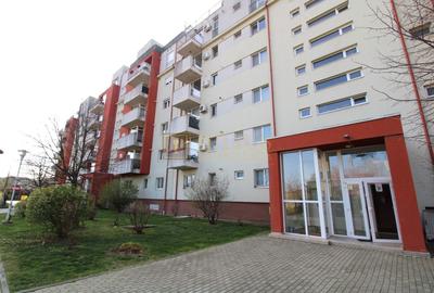 Aradului; decomandat, bucatarie inchisa. Parcare privata inclusa. - 21