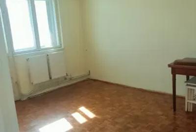 Numar camere: 3  Localizare:  Zona Bd. N. Balcescu –  Jud. Buzau  Etaj: 3 din 4 - 5