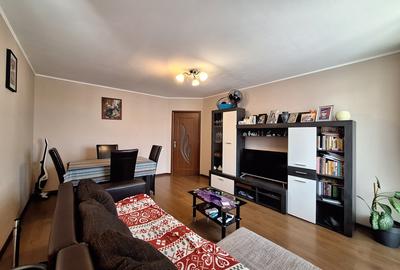 Apartament cu 3 camere decomandat, mobilat în Florești