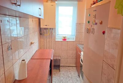 Vand apartament cu 2 camere in Deva, zona Sala Sporturilor in P-uri, etaj 3, - 4